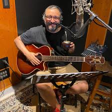 El pulso de la murga y la canción: Jesús Fernández vuelve a Mar del Plata con doble propuesta 🎭🇺🇾