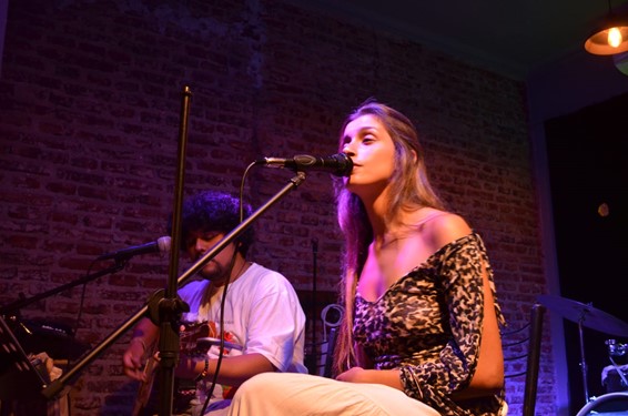 Morena Gianoni presenta su 